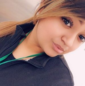 Meet your Posher, Ana